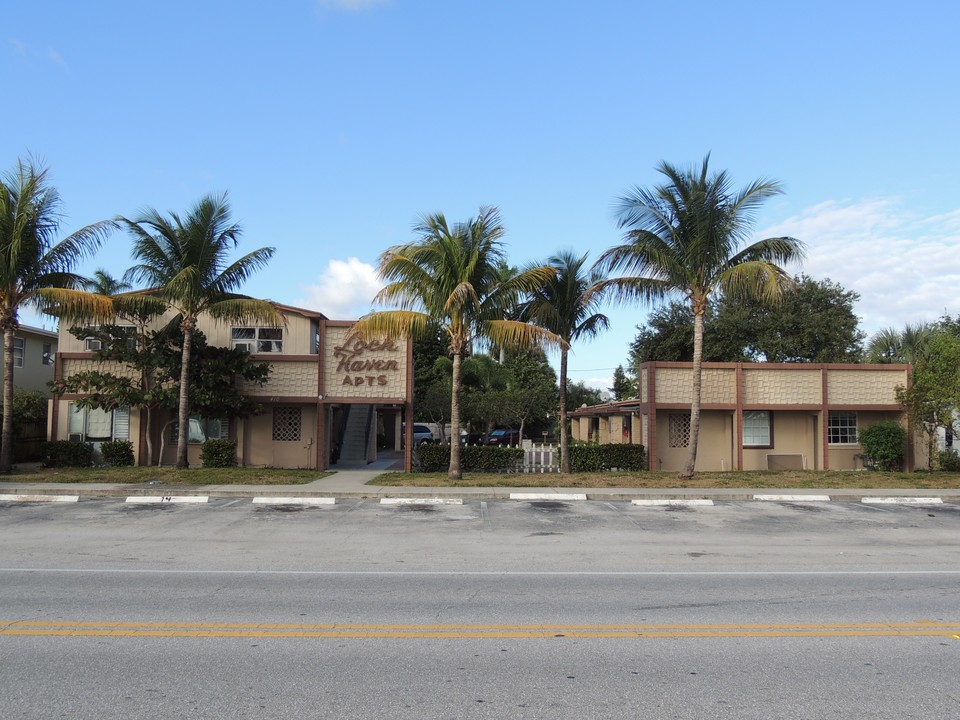 Loch Haven in Lake Worth, FL - Foto de edificio