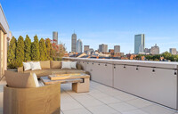 691 Massachusetts Ave, Unit 701 in Boston, MA - Foto de edificio - Building Photo