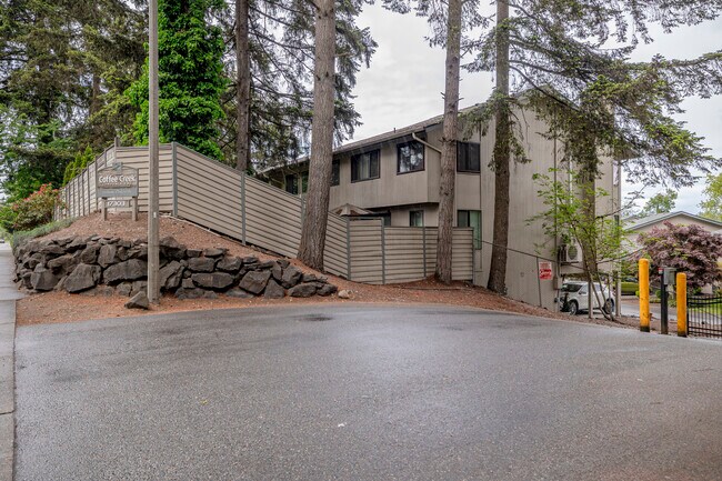 Coffee Creek Condominiums in Spanaway, WA - Building Photo - Building Photo