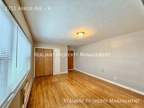 2751 Arbor Ave in Cincinnati, OH - Building Photo - Building Photo