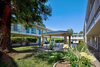 Fair Oaks Apartments in Sacramento, CA - Foto de edificio - Building Photo