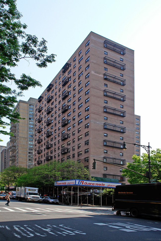 Turin House Apartments in New York, NY - Building Photo - Building Photo