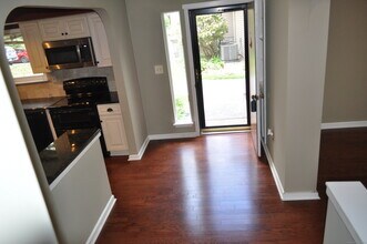 8 Sycamore Ln in Avon, CT - Building Photo - Building Photo