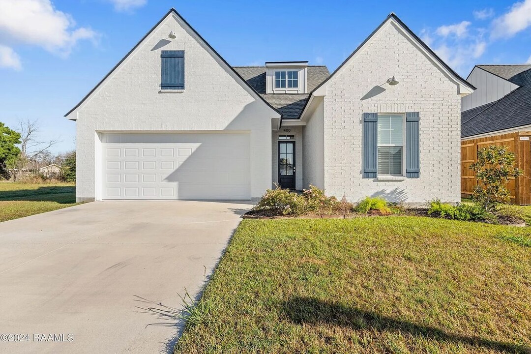 400 Croft Row in Lafayette, LA - Building Photo