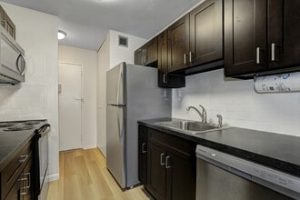 Highgate Apartments in Ewing, NJ - Foto de edificio - Building Photo