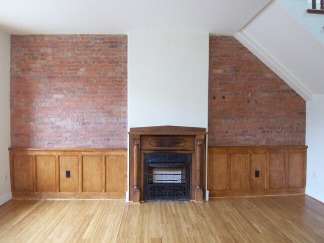 208 N Franklin St, Unit 1 in Watkins Glen, NY - Building Photo - Building Photo