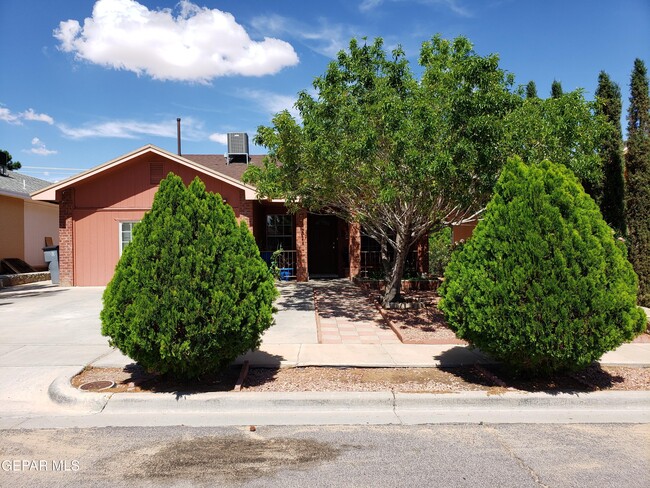 11777 Balladeer Ave in El Paso, TX - Building Photo - Building Photo