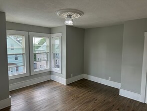 182 Pine St, Unit 2 in Gardner, MA - Building Photo - Building Photo