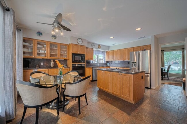 12231 Carriage Hill Dr