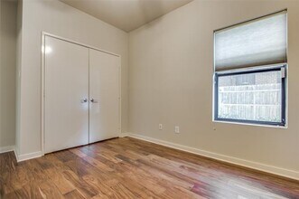 4235 Holland Ave in Dallas, TX - Building Photo - Building Photo