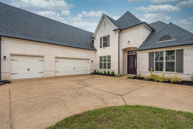 5143 Lawrenceburg Ln in Lakeland, TN - Foto de edificio - Building Photo