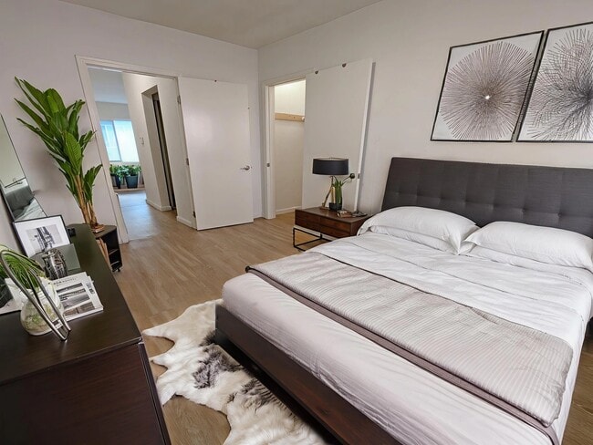 6142 Eleanor Ave in Los Angeles, CA - Building Photo - Building Photo