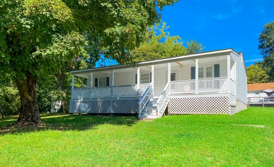 3011 Belmont Ave in Hopewell, VA - Building Photo