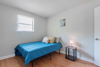 2628 Candler Woods Dr in Decatur, GA - Building Photo - Building Photo