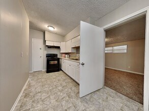 1927 Orlean Dr in Jacksonville, FL - Foto de edificio - Building Photo