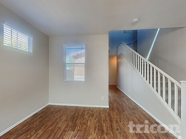 3812 S 54th Glen in Phoenix, AZ - Foto de edificio - Building Photo