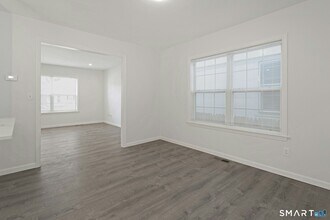 377 Hope St in Stamford, CT - Foto de edificio - Building Photo