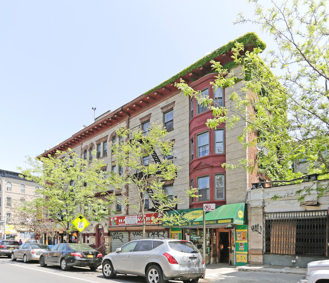 103 Kingston Ave in Brooklyn, NY - Foto de edificio - Building Photo