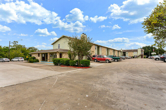 Park Plaza in Austin, TX - Foto de edificio - Building Photo