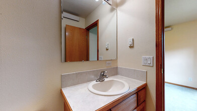66727 U.S. Hwy 40-Unit -B in Granby, CO - Building Photo - Building Photo