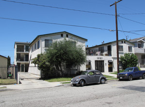 Florwood Apartments in Hawthorne, CA - Building Photo - Building Photo