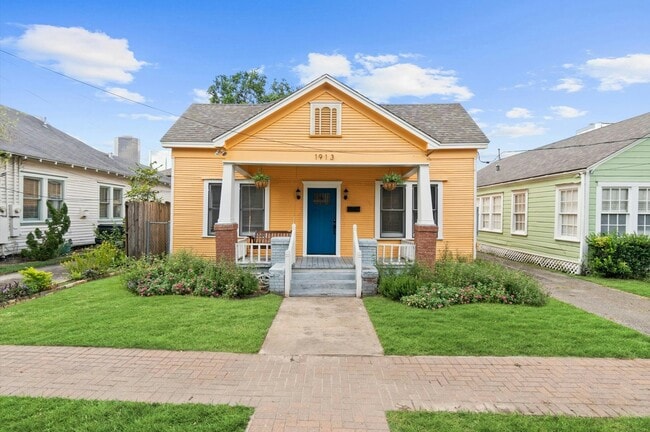 property at 1913 Lubbock St