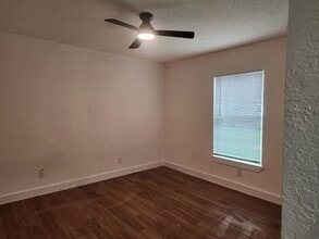 511 S Kansas St in La Porte, TX - Building Photo - Building Photo