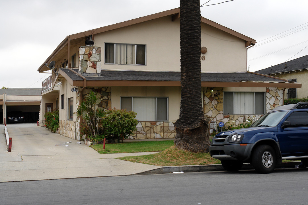 808 E La Brea Dr in Inglewood, CA - Foto de edificio