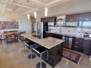 915 Olive St in St. Louis, MO - Foto de edificio - Building Photo