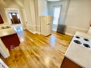 1204 N First Ave in Evansville, IN - Foto de edificio - Building Photo