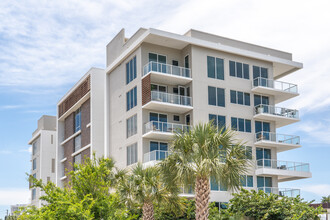 Marina Bay 880 in Clearwater, FL - Building Photo - Building Photo