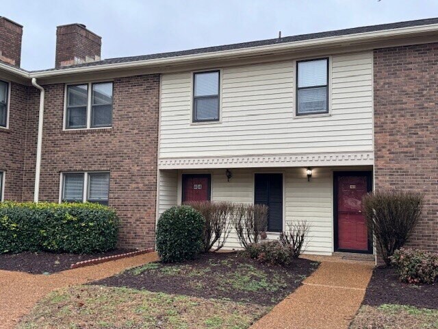 404 Westfield Dr in Nashville, TN - Foto de edificio
