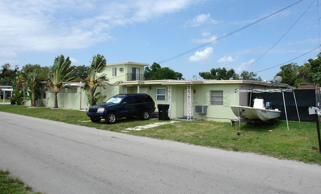 1301 SW 30th St in Fort Lauderdale, FL - Building Photo - Building Photo