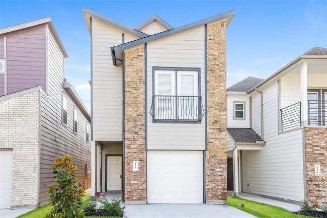 property at 15330 Estrella Rd W