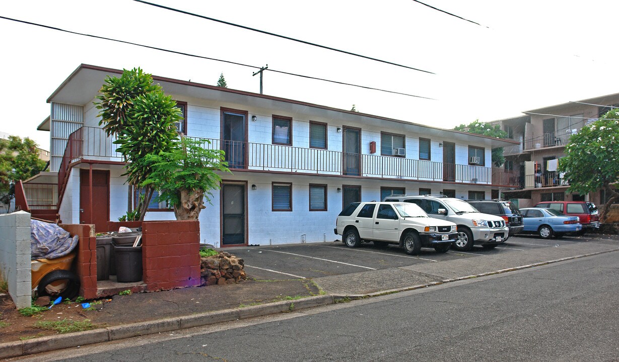 2716 Kolo Pl in Honolulu, HI - Building Photo