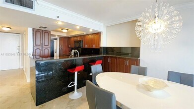 1717 N Bayshore Dr, Unit D-3937 in Miami, FL - Foto de edificio - Building Photo