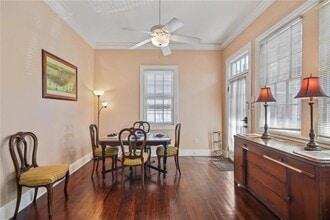 741 Dauphine St in New Orleans, LA - Foto de edificio - Building Photo