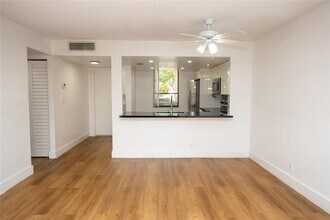 7200 NW 1st St in Plantation, FL - Building Photo - Building Photo