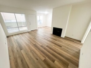 Bay Street Apartments in Santa Monica, CA - Building Photo - Building Photo