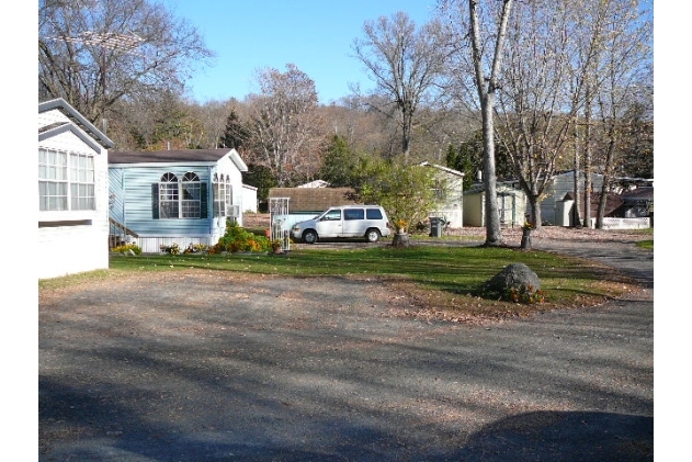 Destination Mobile Home Park in Saint Croix Falls, WI - Building Photo