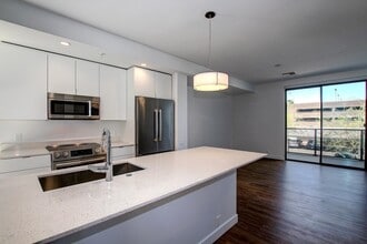 1717 N 1st Ave-Unit -219 in Phoenix, AZ - Building Photo - Building Photo