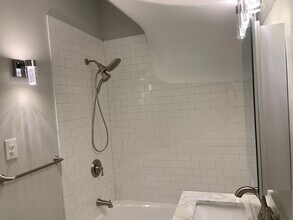 91 Walnut St, Unit Unit 1 in Brookline, MA - Building Photo - Building Photo