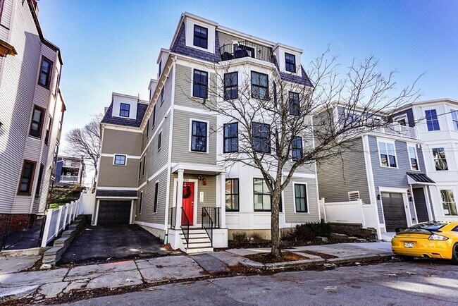 213 E Eagle St in Boston, MA - Building Photo - Building Photo