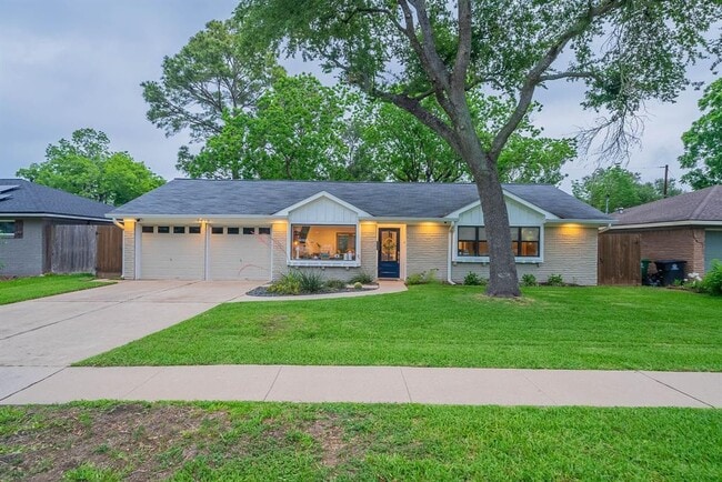 property at 5810 Effingham Dr