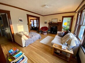 8 Margaret St, Unit 2 in Arlington, MA - Foto de edificio - Building Photo