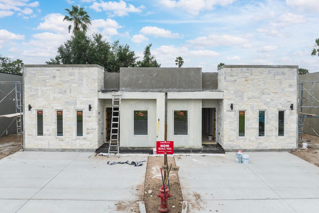 1467 S Mile Rd in Mission, TX - Building Photo