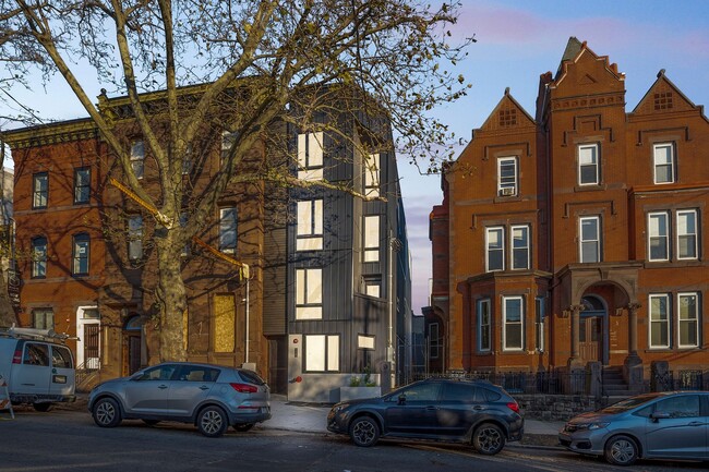 933 N 29th St in Philadelphia, PA - Foto de edificio - Building Photo