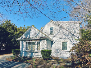 105 Spring St in Lexington, MA - Building Photo - Building Photo