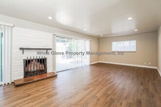 15431 Oakbury Dr in La Mirada, CA - Building Photo - Building Photo