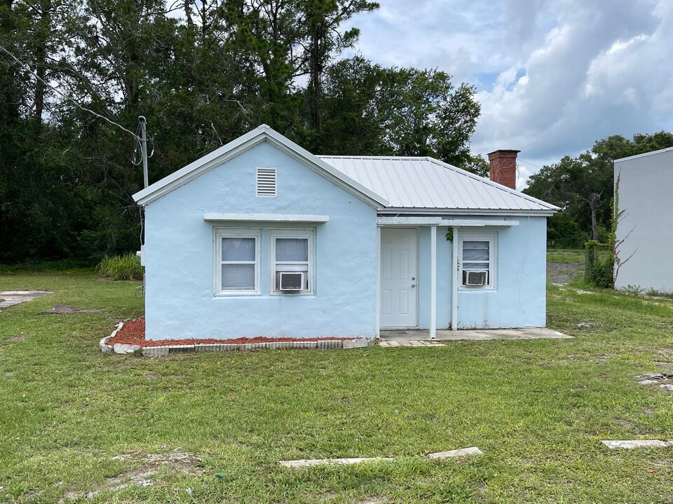 1214 S Hopkins Ave in Titusville, FL - Building Photo